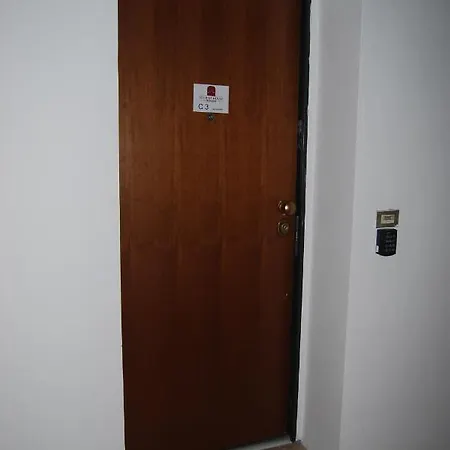 3-tourist House Bologna-mansarda - Self Check-in Boloňa