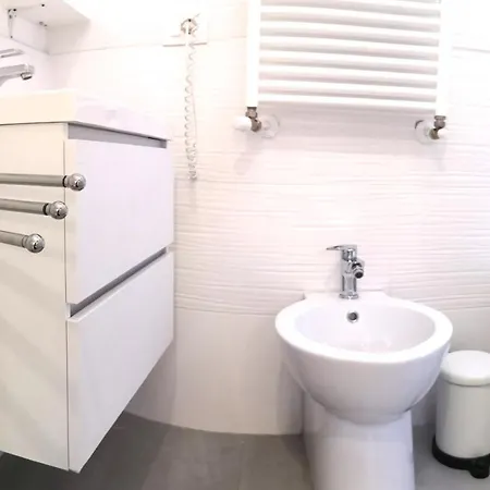 3-tourist House Bologna-mansarda - Self Check-in 아파트 볼로냐