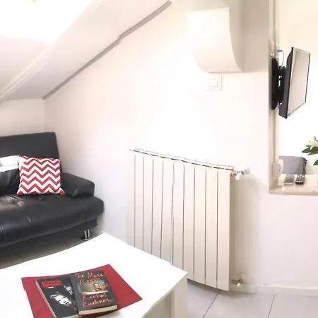 3-tourist House Bologna-mansarda - Self Check-in 아파트 볼로냐