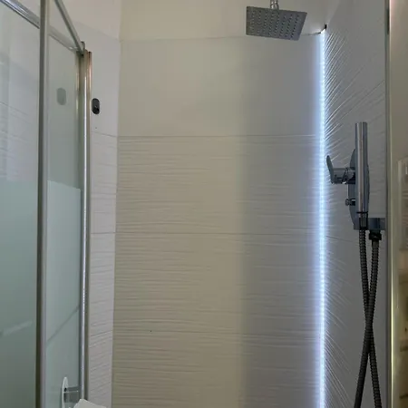 3-tourist House Bologna-mansarda - Self Check-in