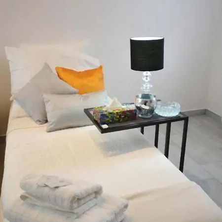 3-tourist House Bologna-mansarda - Self Check-in 아파트 볼로냐