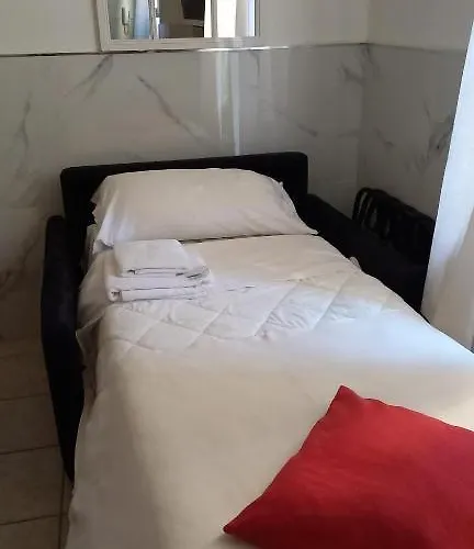 3-tourist House Bologna-mansarda - Self Check-in Boloňa