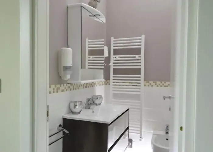 3-tourist House Bologna-mansarda - Self Check-in * بولونيا