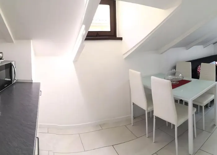 3-tourist House Bologna-mansarda - Self Check-in Apartamento