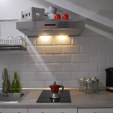 3-tourist House Bologna-mansarda - Self Check-in * بولونيا