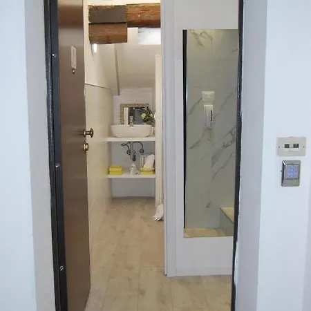 3-tourist House Bologna-mansarda - Self Check-in *