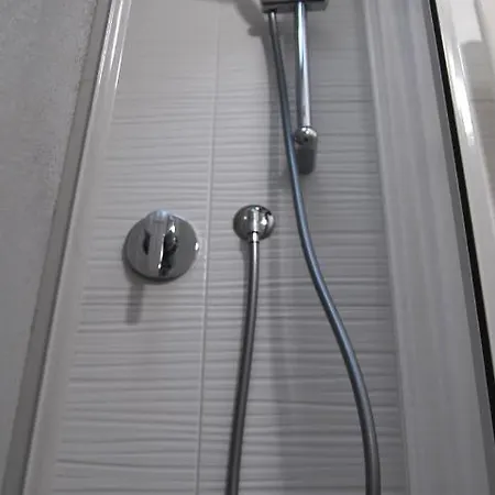 3-tourist House Bologna-mansarda - Self Check-in