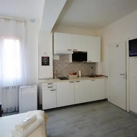 3-tourist House Bologna-mansarda - Self Check-in Lägenhet Bologna