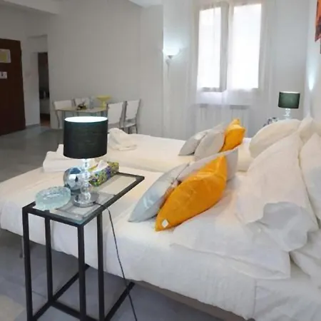 3-tourist House Bologna-mansarda - Self Check-in Lägenhet *