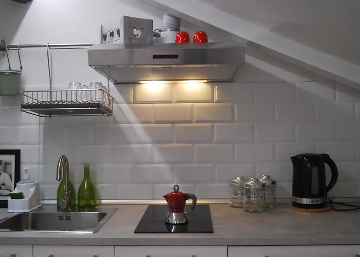 3-tourist House Bologna-mansarda - Self Check-in * بولونيا