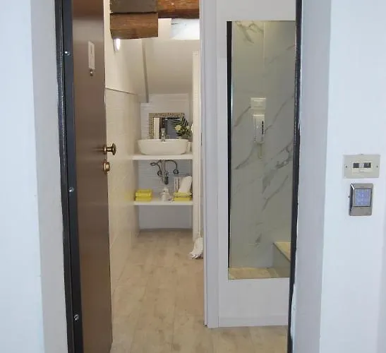 3-tourist House Bologna-mansarda - Self Check-in *